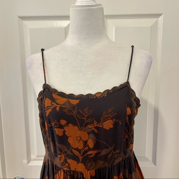 Urban Outfitters Floral Tiered Spaghetti Strap Mini Dress Size M - Picture 5 of 10